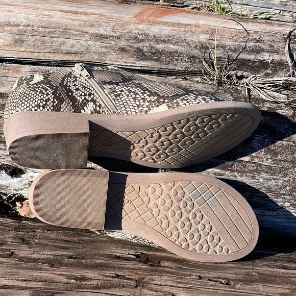 The Baretraps Casual Sedina Snake Wrap Peep Toe Slip on Sandal NWOB 10 - Picture 10 of 12